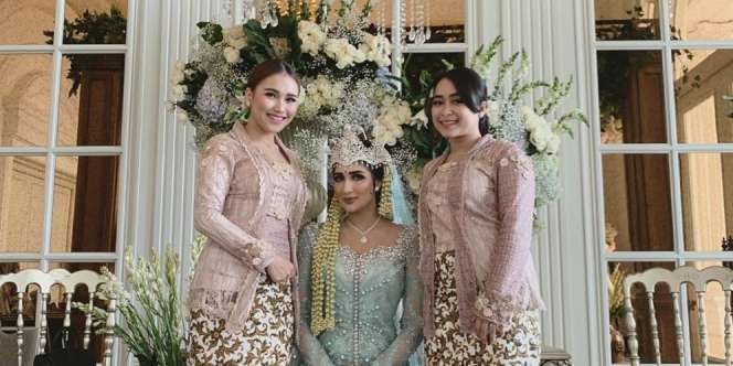Didoakan Bertemu Jodoh, Ayu Ting Ting Disiram Air Kembang di Acara Tania Nadira