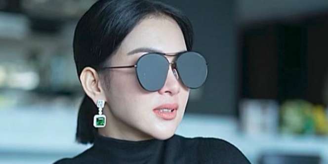 Terkuak! Harga Jam Syahrini Bikin Tangan 'Auto Pegal'