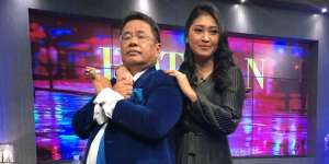 Hotman Paris Pamer Dasi, Harganya Bisa Bikin Tercekik