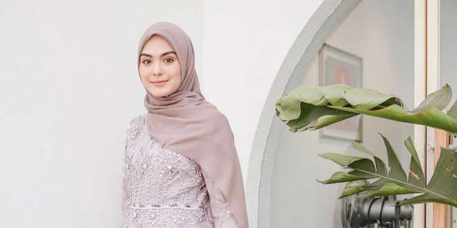 Vebby Palwinta Pamer Foto Bareng Pria, Rekan Artis Langsung Geger