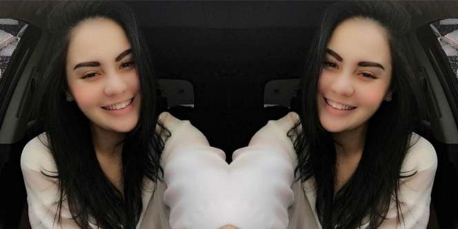 Foto Bareng Keluarga Faisal Harris, Jennifer Dunn Curi Perhatian