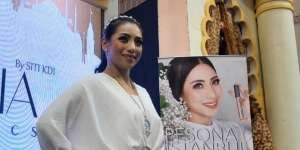 Siti KDI Luncurkan Lipstik Halal dari Turki