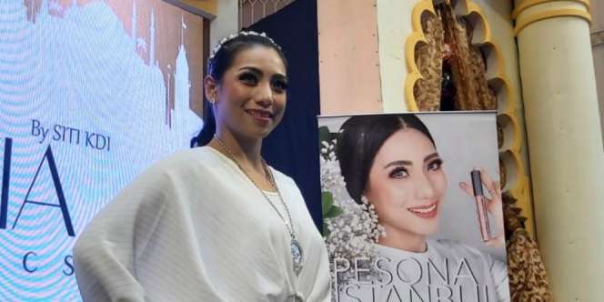 Siti KDI Luncurkan Lipstik Halal dari Turki