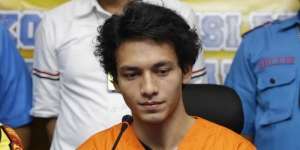 Jefri Nichol Narkoba, Iis Dahlia Menangis