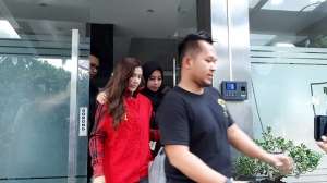 2 Pekan Dibui, Rey Utami Menangis Bertemu Anak