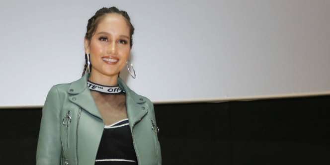 Diam-Diam, Cinta Laura Juara Balap Karung