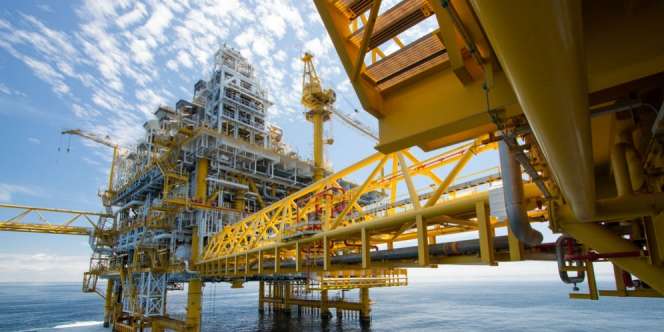 Sumur Pertamina di Laut Karawang Bocor, 8 Desa dan 7 Pantai Tercemar Minyak