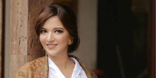 Tampil Tertutup, Nia Ramadhani Malah Dicibir 'Kurang Seksi'