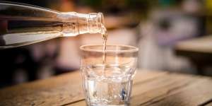5 Manfaat Minum Air Putih Bagi Kesehatan, Jangan Diremehkan!