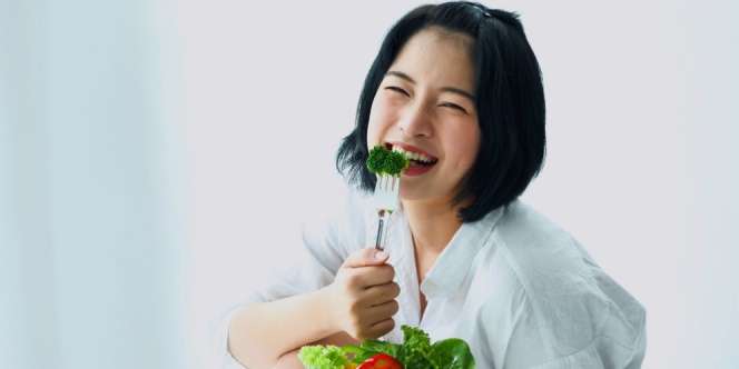 7 Makanan Sehat yang Ampuh Memperlambat Penuaan