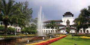 5 Wisata Bandung Paket Lengkap, dari Belanja hingga Budaya