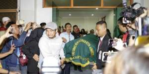 Cerita Isa Bajaj Saat Gotong Keranda Agung Hercules