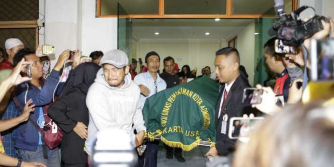 Cerita Isa Bajaj Saat Gotong Keranda Agung Hercules