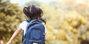 Tiru Gaya Ikat Rambut Anak yang Cocok untuk ke Sekolah