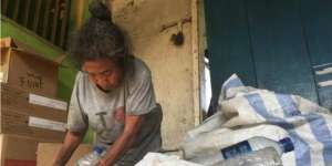 Pemulung Renta Ini Kumpulkan Rp10 Juta untuk Beli Sapi Kurban