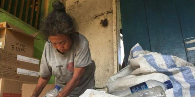 Pemulung Renta Ini Kumpulkan Rp10 Juta untuk Beli Sapi Kurban