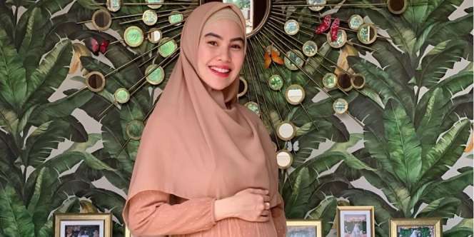 Hamil Besar, Kartika Putri Masih Santap Durian