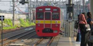 Listrik Jabotabek Padam, Perjalanan KRL Bermasalah