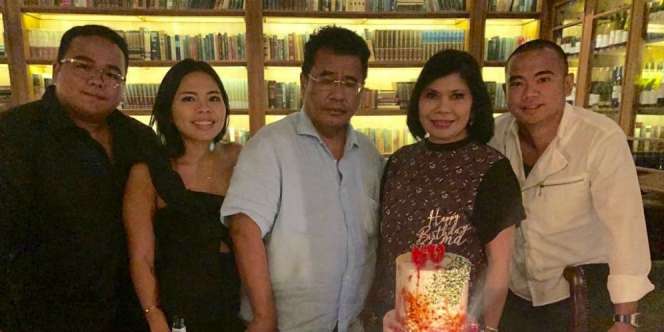 Beri Kado Mewah, Hotman Paris Sama Sekali Tak Ditoleh Istrinya