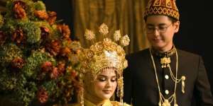 Heboh Undangan Pernikahan Cut Meyriska dan Roger Danuarta