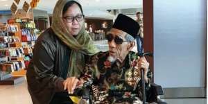 Ibadah Haji Terakhir Mbah Moen