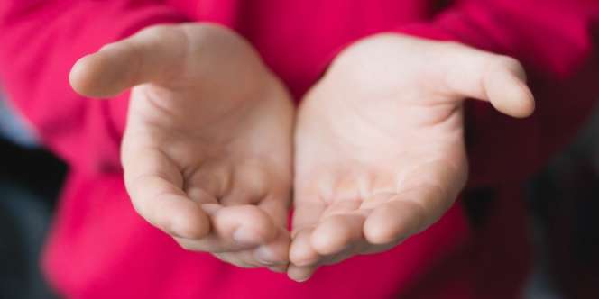 10 Cara Menghaluskan Telapak Tangan yang Kasar, Kamu Harus Tahu!