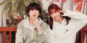 Intip Momen Manis Momo Twice dan Heechul Super Junior