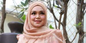 Pesona Siti Nurhaliza, Bukti Cantiknya Awet Banget