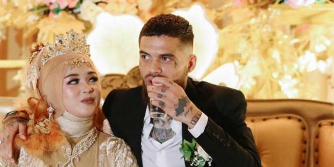Baru Sebulan Nikah, Istri Diego Michiels Dikabarkan Hamil Bayi Perempuan