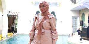 Gaya Hijab Modis Meisya Siregar