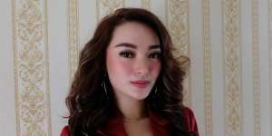 Impian Zaskia Gotik Berangkatkan Orangtua Pergi Haji Terwujud