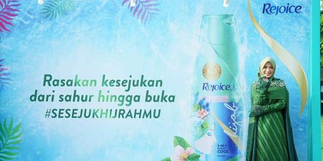 Sejuknya Berhijrah dengan Model Hijab Kekinian Ala Chacha Frederica 