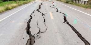 Tips Menghadapi Gempa Bumi yang Wajib Diketahui