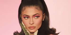 Trik Tampilan Makeup dan Tata Rambut ala Kylie Jenner