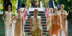 Kebaya Sulawesi Tenggara Melenggang di Moskow