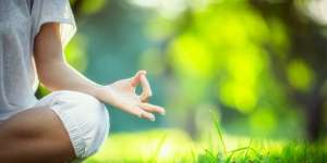 Manfaat Tersembunyi Yoga: Obati Kelumpuhan dan Auto-Imun