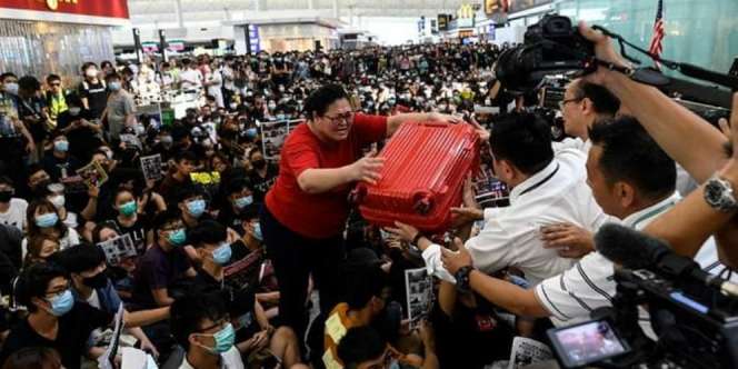 Sempat Lumpuh 2 Hari, Bandara Hong Kong Kembali Beroperasi