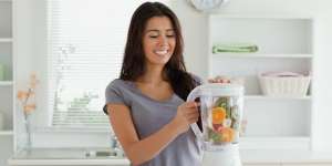 Ibu-ibu Multitasking, Cek Blender Teknologi Baru Ini