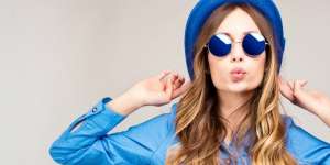 Tren Gaya Rambut Milenial: Permanent Blow Dry dan Coloring