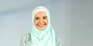 Zaskia Sungkar Tampil Modis dengan Gaya Hijab Kasual-Feminin