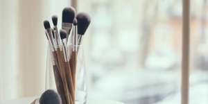 4 Alasan Pentingnya Membersihkan Kuas Makeup