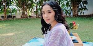 Nagita Slavina Tampil Stunning dengan Heels Seharga Motor