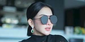 Topi Syahrini Bikin Heboh