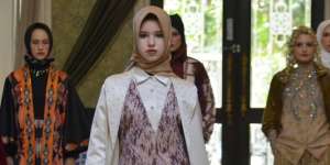 Tenun Sutra Garut Siap Melenggang di New York Fashion Week