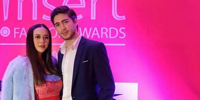 Aura Kasih Akhirnya Perlihatkan Wajah & Umumkan Nama Putri Cantiknya