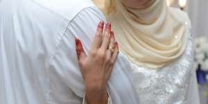 Tahu Istri Pernah Berzina, Bisakah Suami Batalkan Pernikahan?