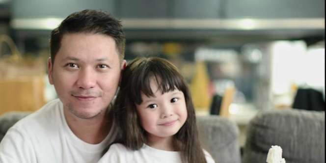 Viral Gempi Nyanyi Location Unknown, Honne Undang Putri Gading Marten Bertemu