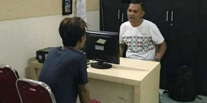 Nauzubillah... Perlakuan Anak Durhaka Kepada Ibunya Sungguh Keterlaluan