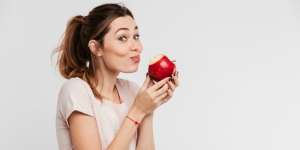 Tips Menurunkan Berat Badan dengan Campuran Apel dan Madu