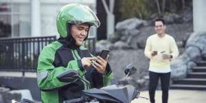 4 Alasan yang Bikin Naik GrabBike Kini Dijamin Anti Ngaret
